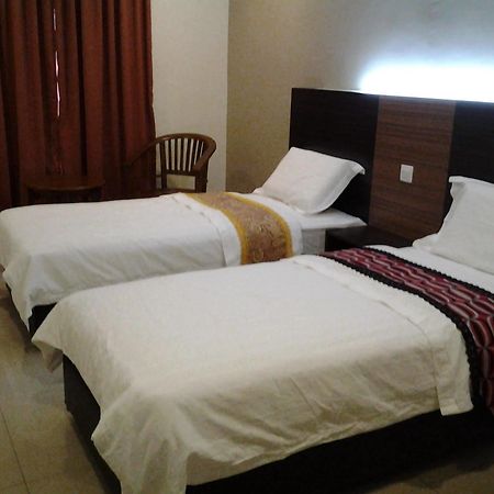 Hotel 18 Carat Малакка Экстерьер фото